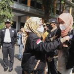 Bupati Serang ibu Ratu Tatu Chasanah melepas kuliah kerja mahasiswa (KKM) Universitas Bina Bangsa (Uniba), Pelepasan mahasiswa itu dilakukan di lapangan Uniba