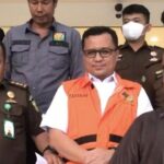 Bahkan Kadis Dinsbud Riau, belum di tahan, masih status pemeriksa dalam sangkaan pengadaan proyek fiktip.